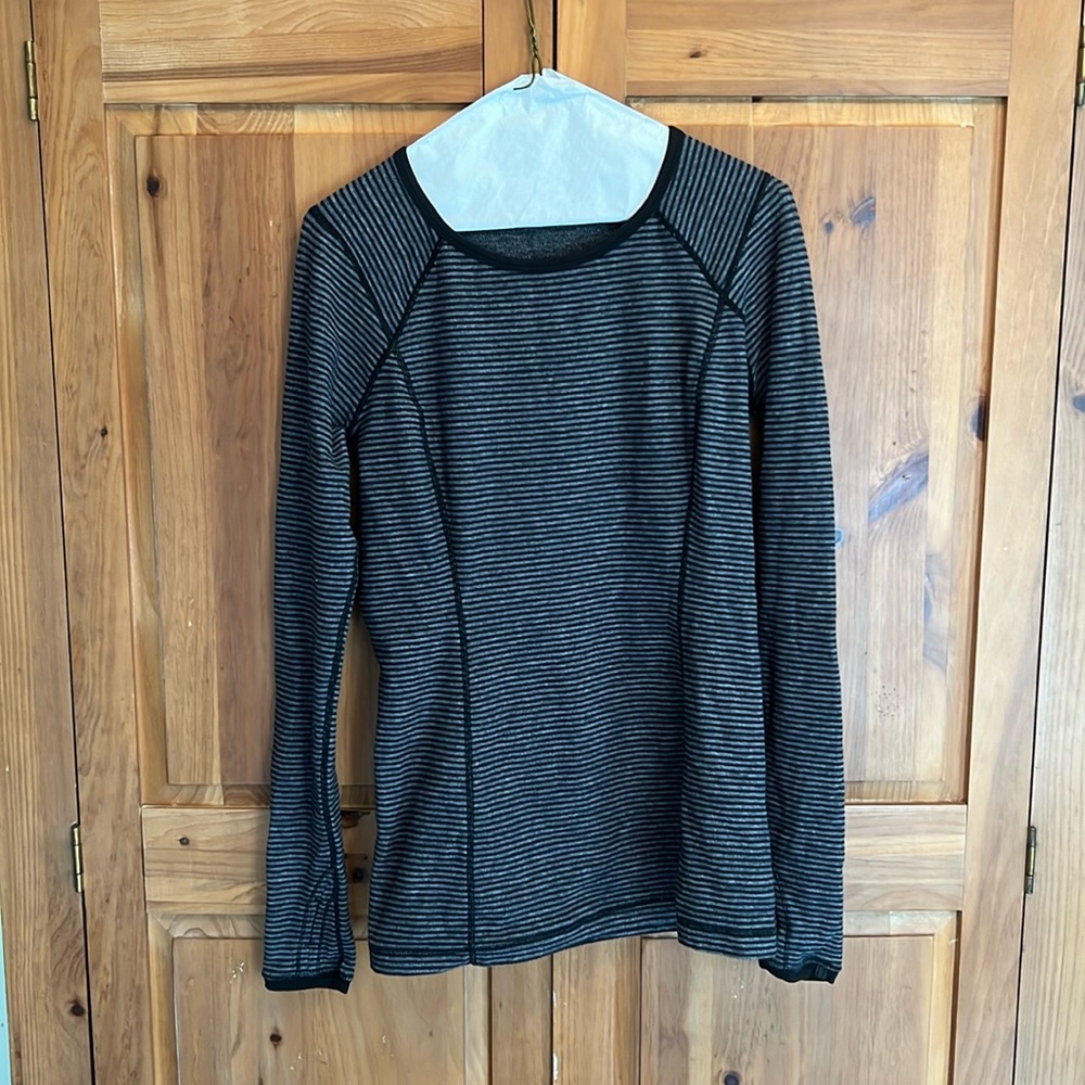 Lululomen Reversable Stripped Long Sleeve Top